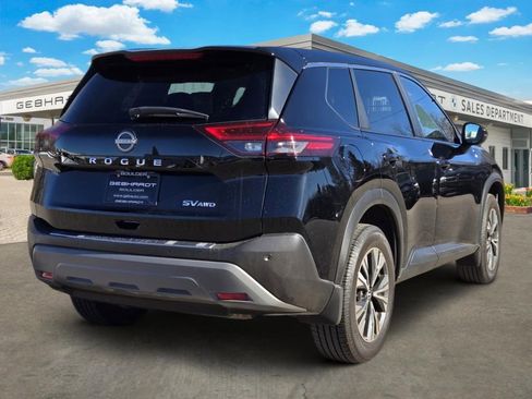 Used 2022 Nissan Rogue SV image 5