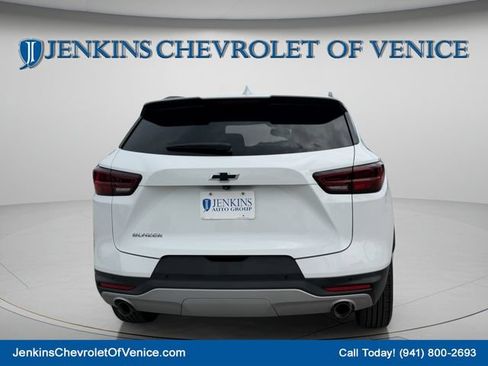 Used 2024 Chevrolet Blazer LT w/ Convenience Package FWD image 5