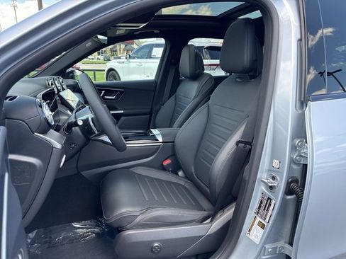 Certified 2025 Mercedes-Benz GLC 300 4MATIC image 9