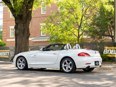 Used 2009 BMW Z4 sDrive35i RWD image 11