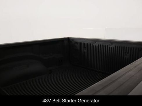 Used 2019 RAM 1500 Laramie AWD/4WD image 10