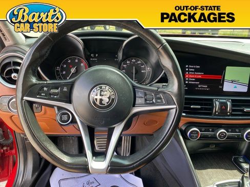 Used 2018 Alfa Romeo Giulia Ti w/ Quick Order Package 22X Lusso AWD/4WD image 28