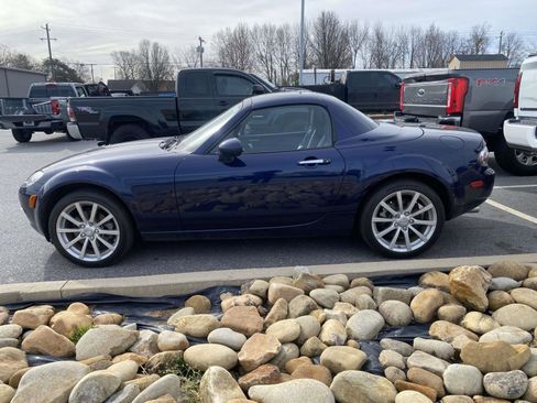 Used 2008 MAZDA MX-5 Miata Grand Touring w/ Premium Pkg image 4
