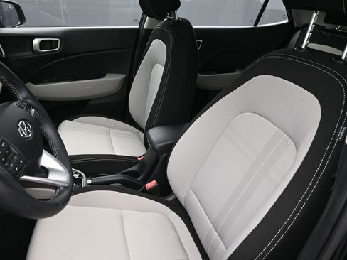 Certified 2026 Hyundai Venue SEL FWD image 11