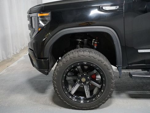 Used 2022 GMC Sierra 1500 Elevation w/ Elevation Premium Package AWD/4WD image 5