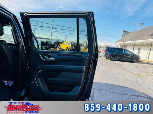 Used 2022 Chevrolet Suburban LT w/ Luxury Package image 63