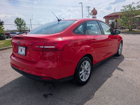 Used 2017 Ford Focus SE FWD image 6