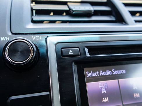Used 2014 Toyota Camry LE FWD image 37