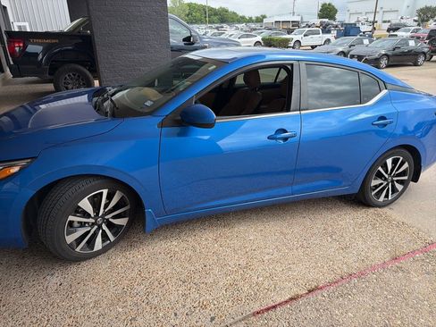 Used 2023 Nissan Sentra SV w/ SV Premium Package FWD image 1