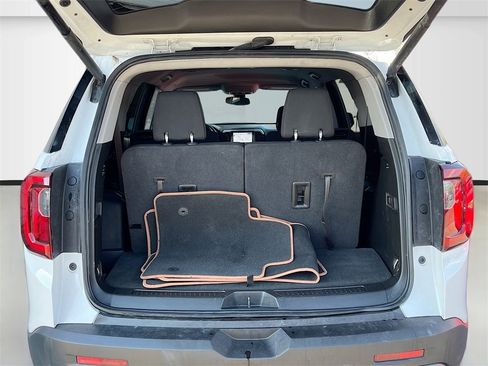 Used 2023 GMC Acadia AT4 image 27