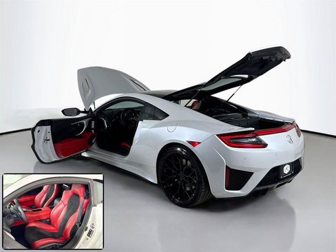Used 2018 Acura NSX AWD/4WD image 2