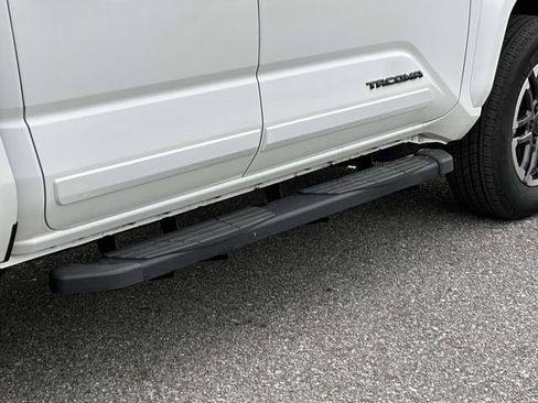 Used 2024 Toyota Tacoma TRD Sport w/ TRD Sport Upgrade Package image 28