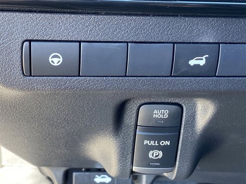 Certified 2025 Nissan Murano SV image 29