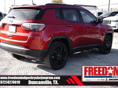 New 2026 Jeep Compass Latitude image 5