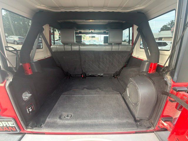Used 2010 Jeep Wrangler Unlimited Sahara w/ Dual Top Group AWD/4WD image 13