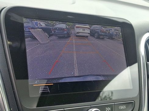 Used 2019 Chevrolet Equinox LT w/ Sun & Navigation Package AWD/4WD image 19
