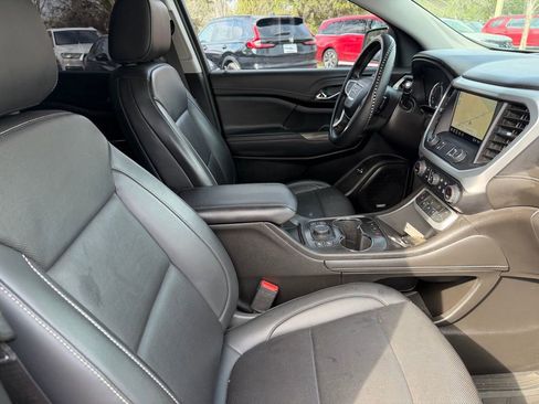 Used 2023 GMC Acadia SLT image 11