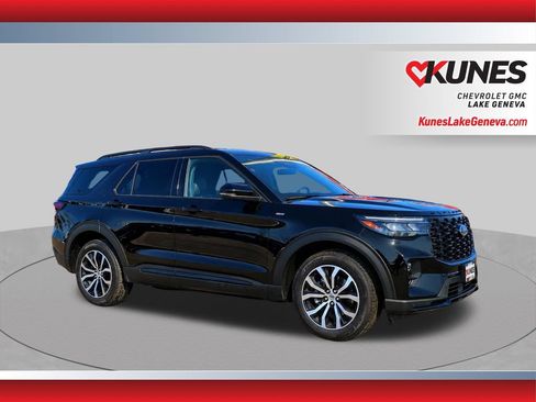 Used 2025 Ford Explorer ST-Line AWD/4WD image 3