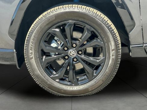 Used 2023 Toyota RAV4 XSE AWD/4WD image 25