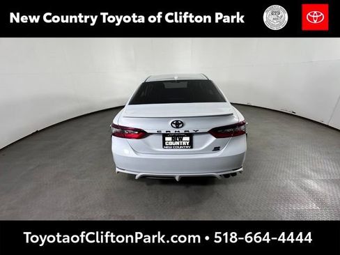 Used 2024 Toyota Camry SE AWD/4WD image 4