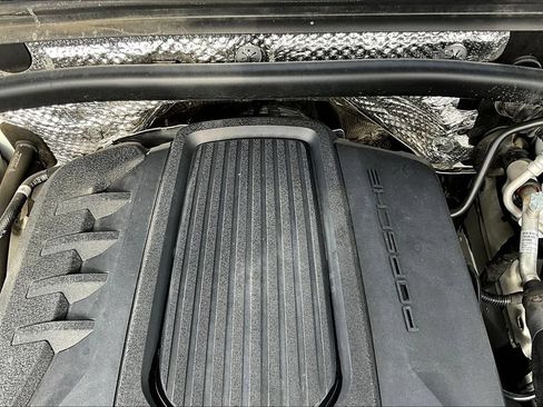 Used 2022 Porsche Macan AWD/4WD image 28