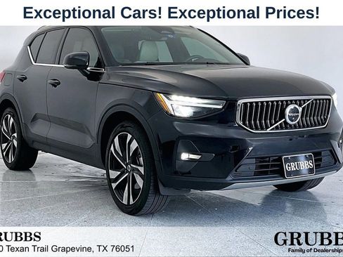 Used 2023 Volvo XC40 B5 Plus w/ Protection Package Premier image 1