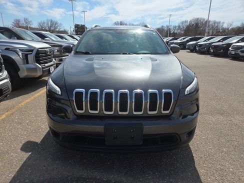 Used 2017 Jeep Cherokee Latitude image 7