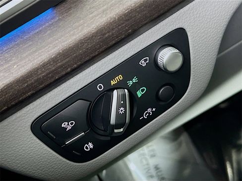 Used 2021 Audi Q5 Prestige w/ Prestige Package image 10