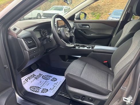 Used 2023 Nissan Rogue SV AWD/4WD image 18