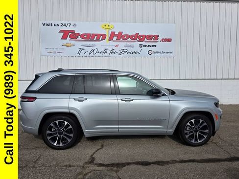 Used 2024 Jeep Grand Cherokee Overland w/ Advanced Protech Group III AWD/4WD image 2