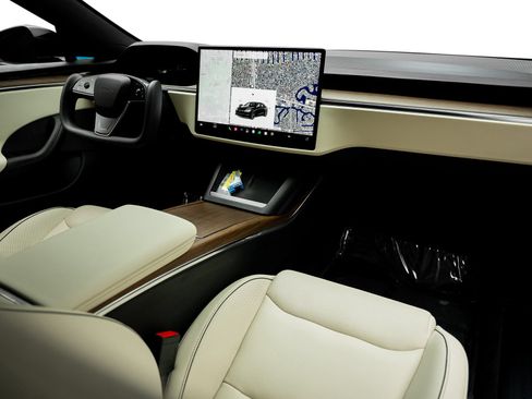 Used 2021 Tesla Model S Plaid AWD/4WD image 48