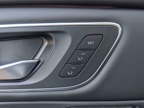 New 2025 Nissan Rogue Platinum w/ Platinum Premium Package image 25