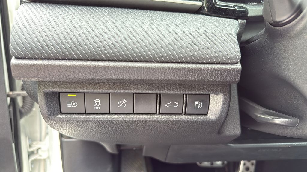 Used 2025 Toyota Camry SE FWD image 19