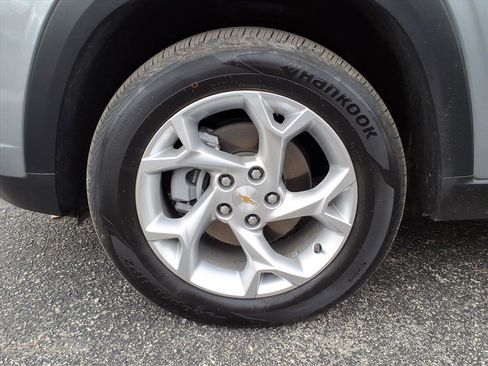 Certified 2025 Chevrolet Trax LS w/ LS Convenience Package image 10