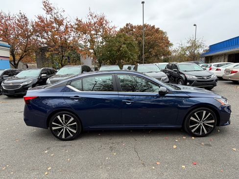 Used 2022 Nissan Altima 2.5 SR image 8