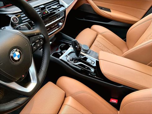 Used 2023 BMW 530i xDrive w/ Premium Package image 20