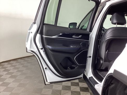 Used 2024 Jeep Grand Cherokee Trailhawk w/ Advanced Protech Group II image 13