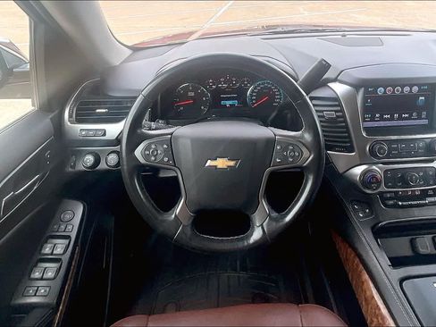 Used 2019 Chevrolet Suburban Premier w/ Premier Plus Edition AWD/4WD image 13