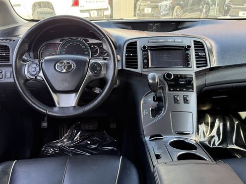 Used 2013 Toyota Venza XLE image 31