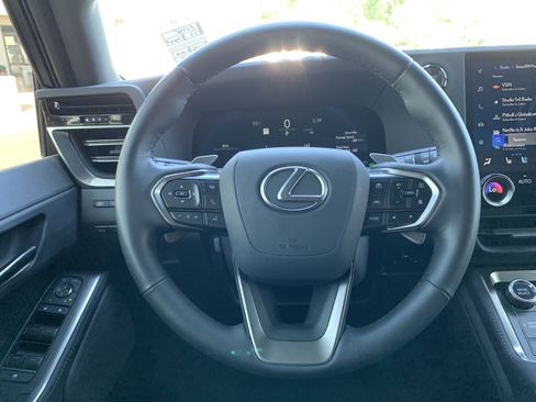 Certified 2025 Lexus GX 550 w/ Cold Area Package AWD/4WD image 18