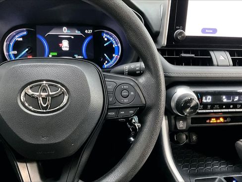 Used 2025 Toyota RAV4 LE AWD/4WD image 25