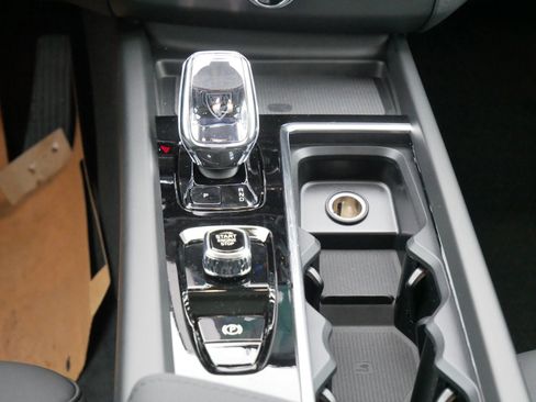New 2026 Volvo XC60 B5 Core AWD/4WD image 9