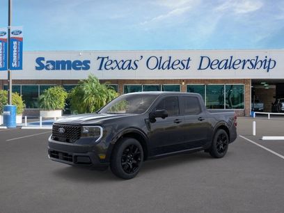 New 2025 Ford Maverick Lariat w/ Black Appearance Package
