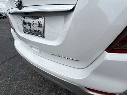 Certified 2020 Buick Encore Preferred FWD image 39
