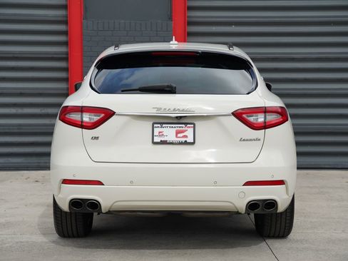 Used 2019 Maserati Levante AWD/4WD image 11