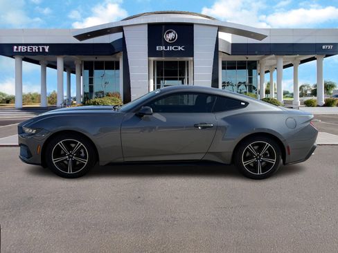 Used 2024 Ford Mustang Coupe image 6