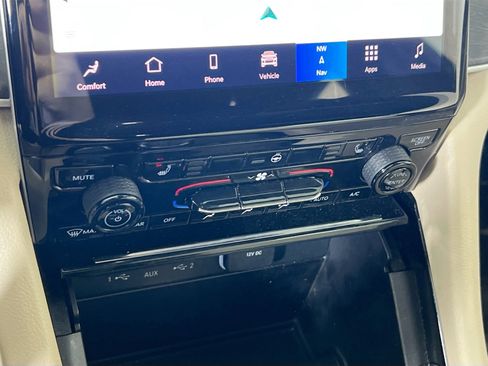 Used 2023 Jeep Grand Cherokee L Limited image 16