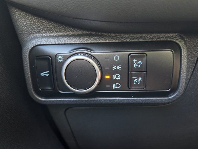 Used 2025 Ford Explorer Active RWD image 16