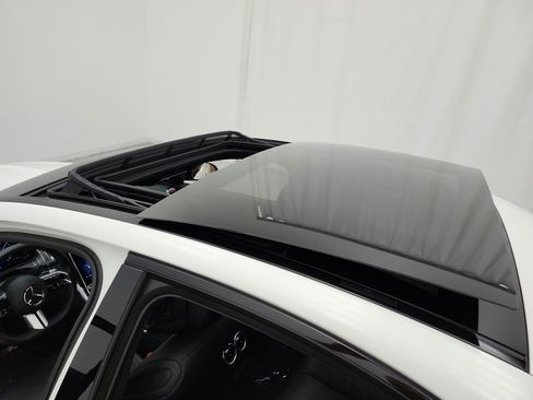 Used 2022 Mercedes-Benz C 300 Sedan image 11