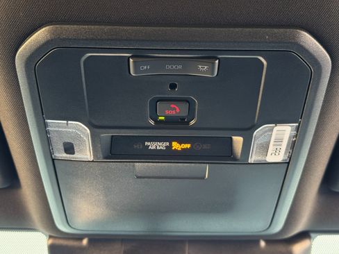 Used 2024 Toyota Tacoma SR image 29